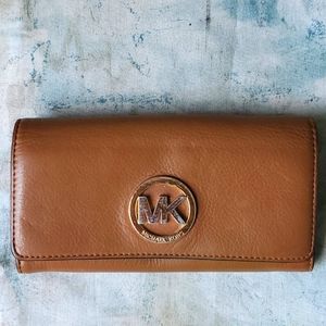 Michael Kors Fulton Carryall Classic Leather Wallet